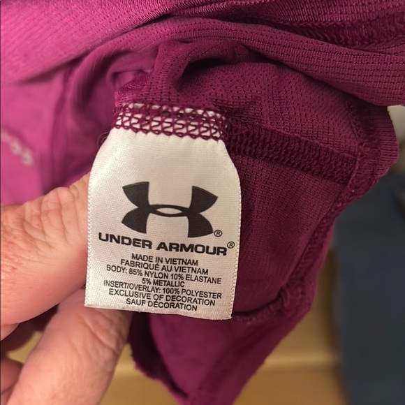 Under Armour  Fitted Cap Sleeve T-Shirt - Picture 3 of 5